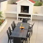 Daire Brand New 3br With Rooftop Sea View & Pool Fiorentini Ciovo