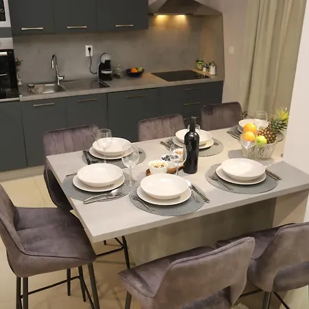 Brand New 3br With Rooftop Sea View & Pool Fiorentini Ciovo アパート トロギール