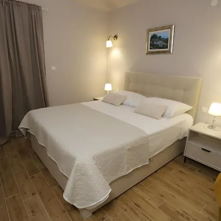 Brand New 3br With Rooftop Sea View & Pool Fiorentini Ciovo * トロギール