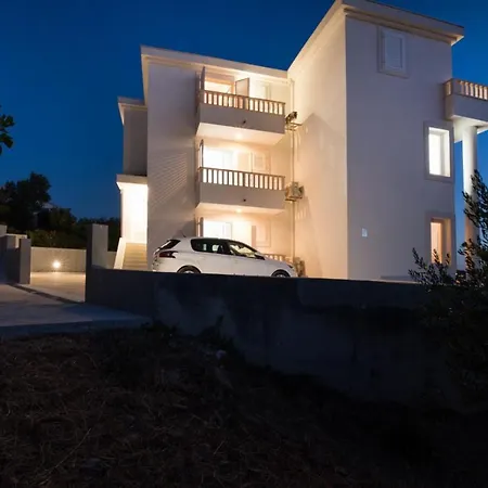 Brand New 3br With Rooftop Sea View & Pool Fiorentini Ciovo