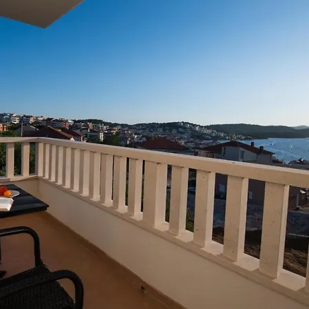 Brand New 3br With Rooftop Sea View & Pool Fiorentini Ciovo شقة *